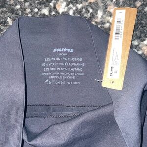 SKIMS Soft Smoothing Seamless Leggings Eclipse